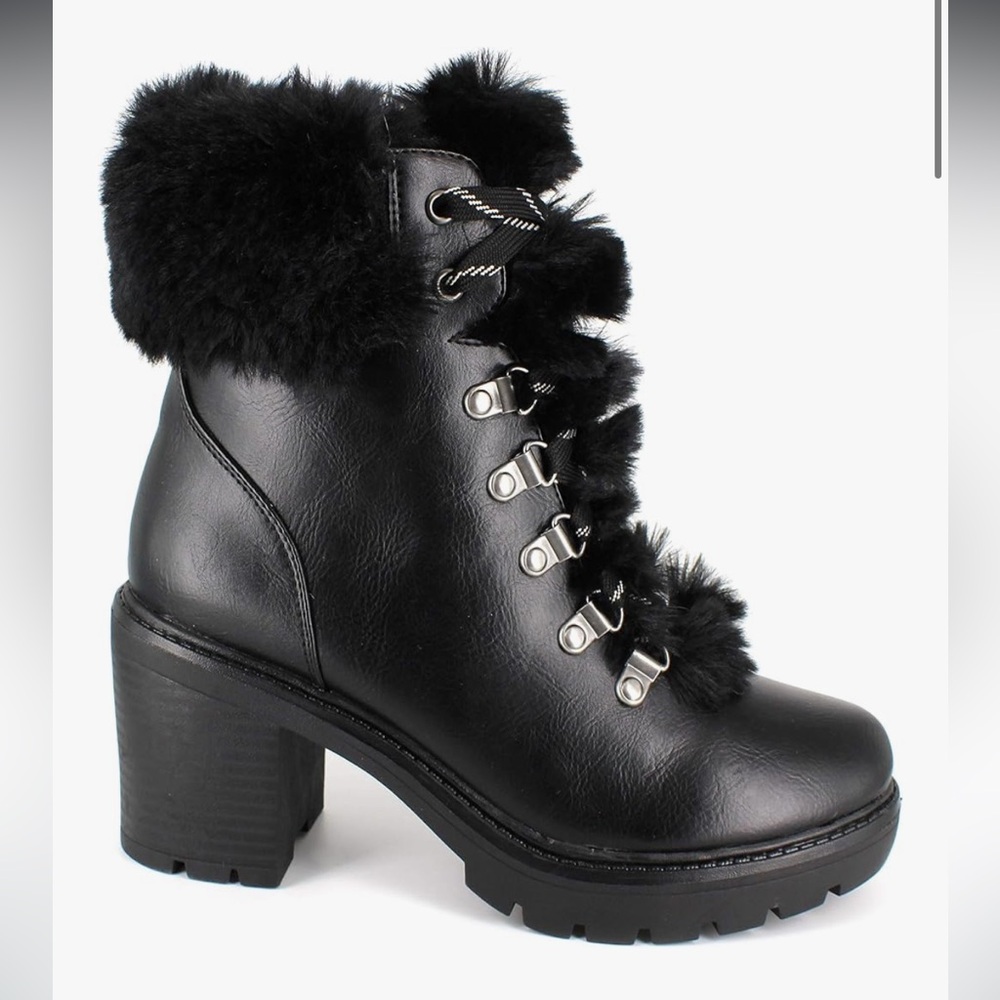 Black Faux Fur-Lined Women's Boots
